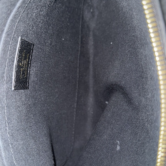 Authentic Louis Vuitton Daily Pouch - Picture 4 of 9